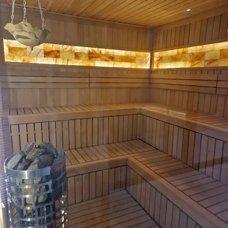 Felicita 1 زلاتيبور